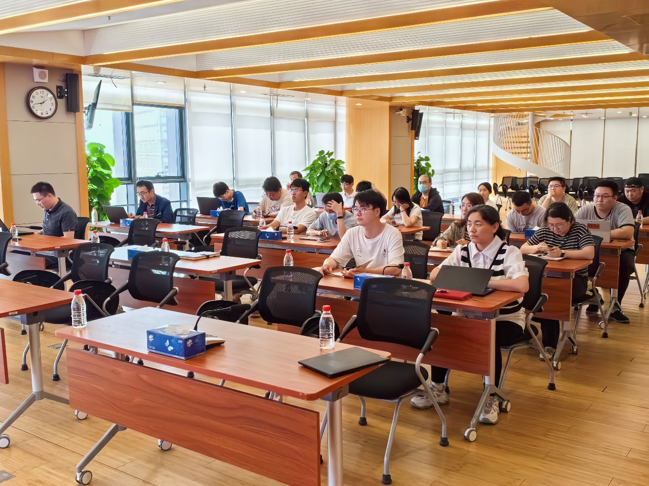 第六黨支部召開“黨紀(jì)學(xué)習(xí)教育”主題黨員大會